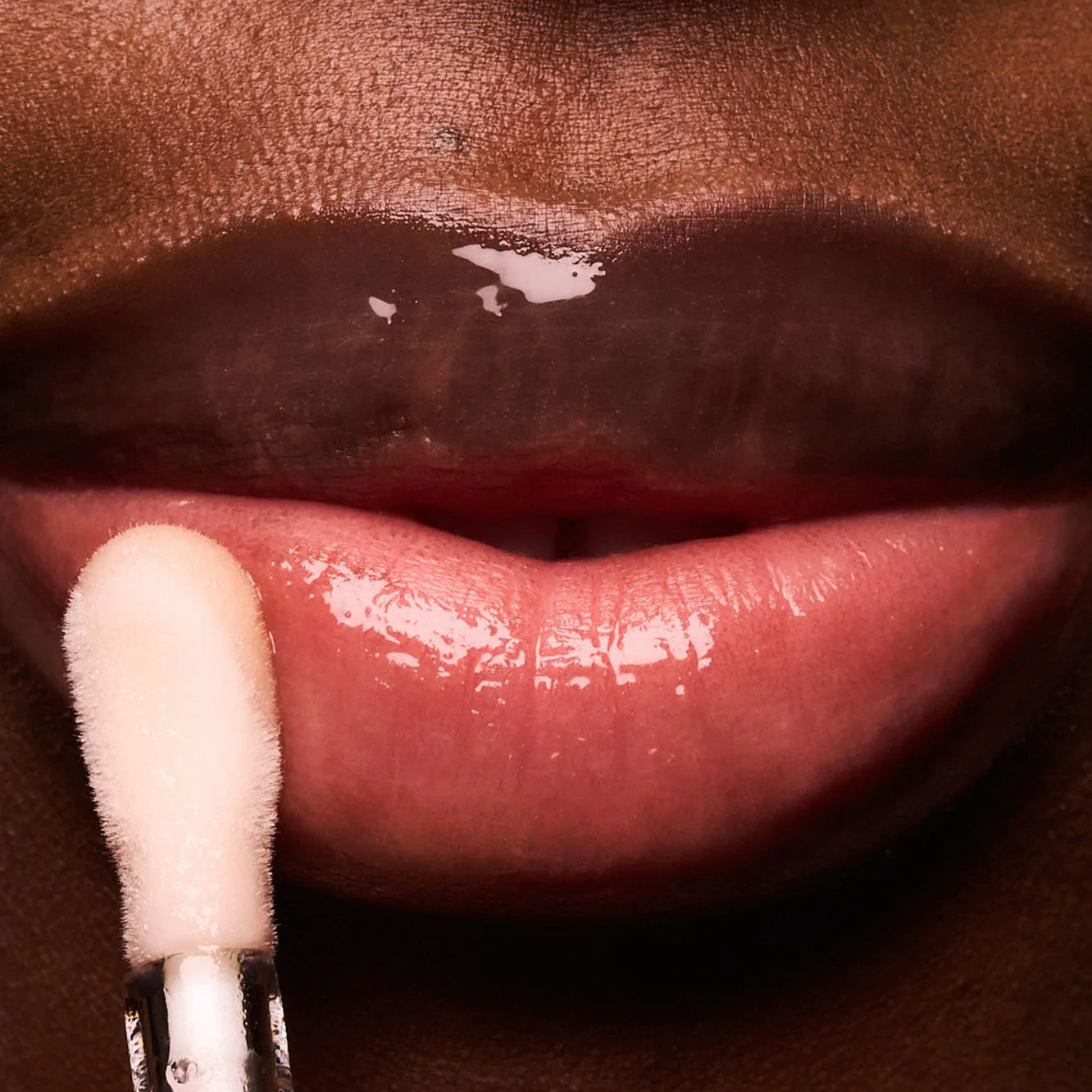 Lip Silk Plumping Ceramide Serum - Image 3