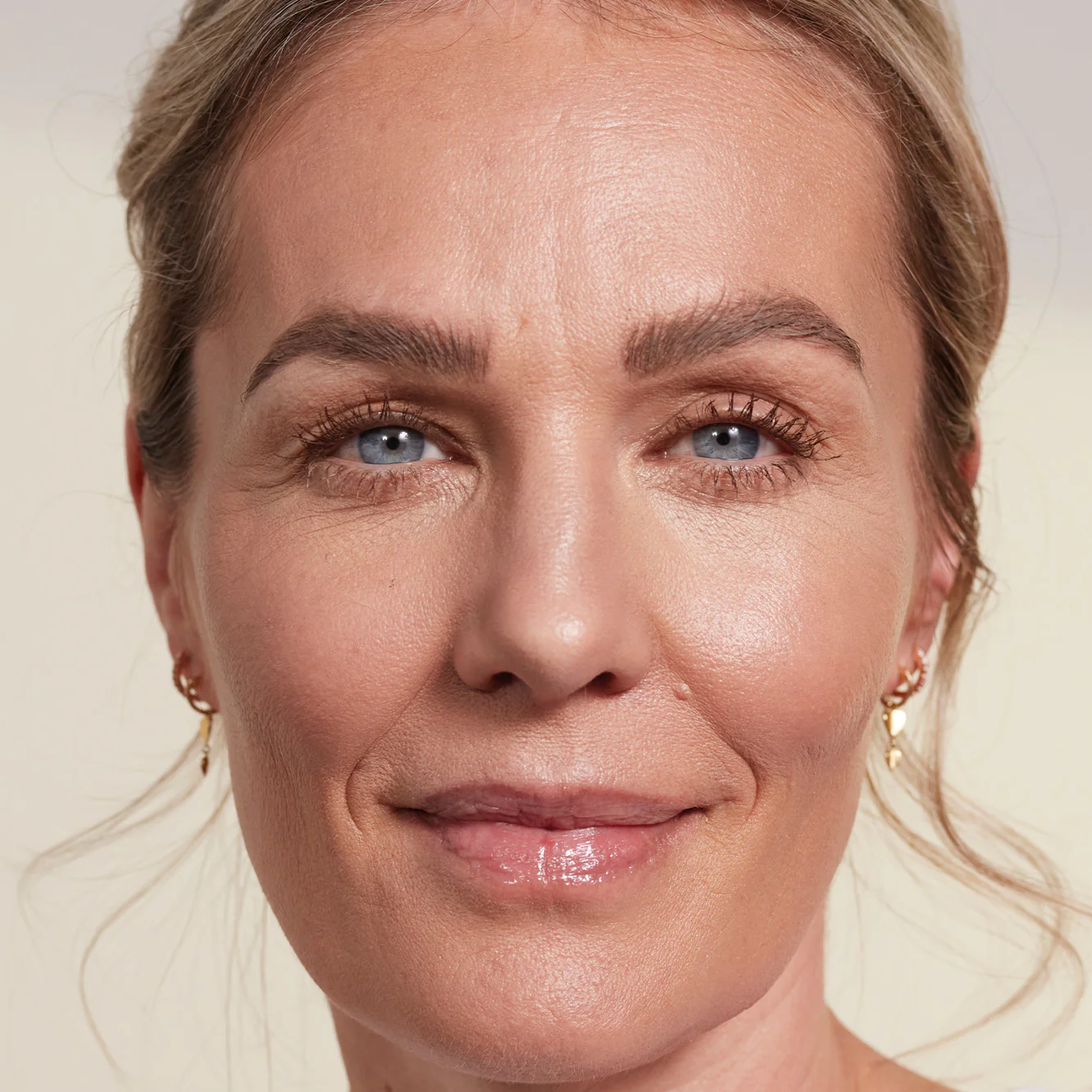 Soft Focus Finishing Powder - Image 4